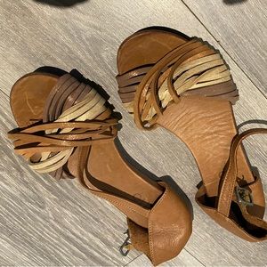 Bueno sandals size 36